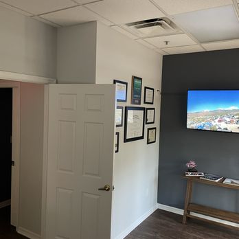 Langford Chiropractic - Waiting room - Chiropractors Near Me - Fort Myers, Florida Langford Chiropractic - Waiting room - Chiropractors Near Me - Fort Myers, Florida