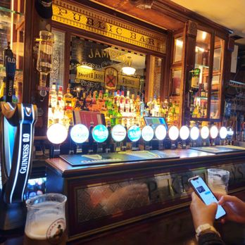 Peadar Kearney's - Pubs Near Me - Dublin, D