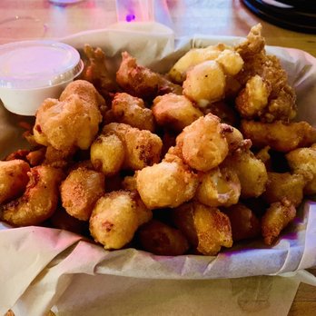 Blue Door Pub Como Ave - Cheese curds - Burgers Near Me - Minneapolis, Minnesota