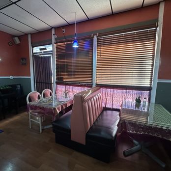 Khun Dang Thai Restaurant - Booths - Thai Near Me - Chatsworth, California Khun Dang Thai Restaurant - Booths - Thai Near Me - Chatsworth, California
