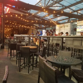Budweiser Brew House - Sports Bars Near Me - Saint Louis, Missouri
