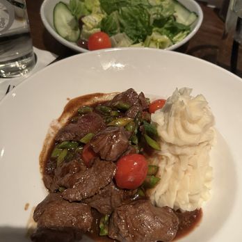 Old Man Rafferty's - Dinner Special: Filet mignon bites, asparagus and mashed potatoes. - Bars Near Me - New Brunswick, New Jersey Old Man Rafferty's - Dinner Special: Filet mignon bites, asparagus and mashed potatoes. - Bars Near Me - New Brunswick, New Jersey