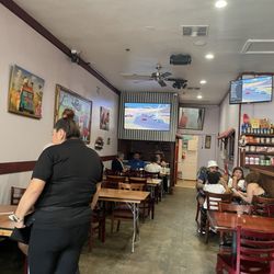 El Paisa Restaurant - Seating