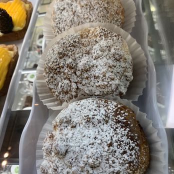 JW Pastry - Vanilla cream puff - Bakeries Near Me - Davie, Florida JW Pastry - Vanilla cream puff - Bakeries Near Me - Davie, Florida