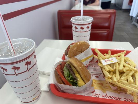 In-N-Out Burger by null
