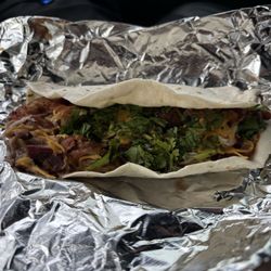 Bean, bacon, chz y cilantro taco.