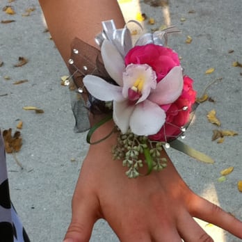 Blooming Flowers - Florists Near Me - Elk Grove Village, Illinois