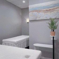 Massage on Main - Massage on Main provides couples massages in a wonderful space to enjoy massage with someone special in our sky themed couples massage room.