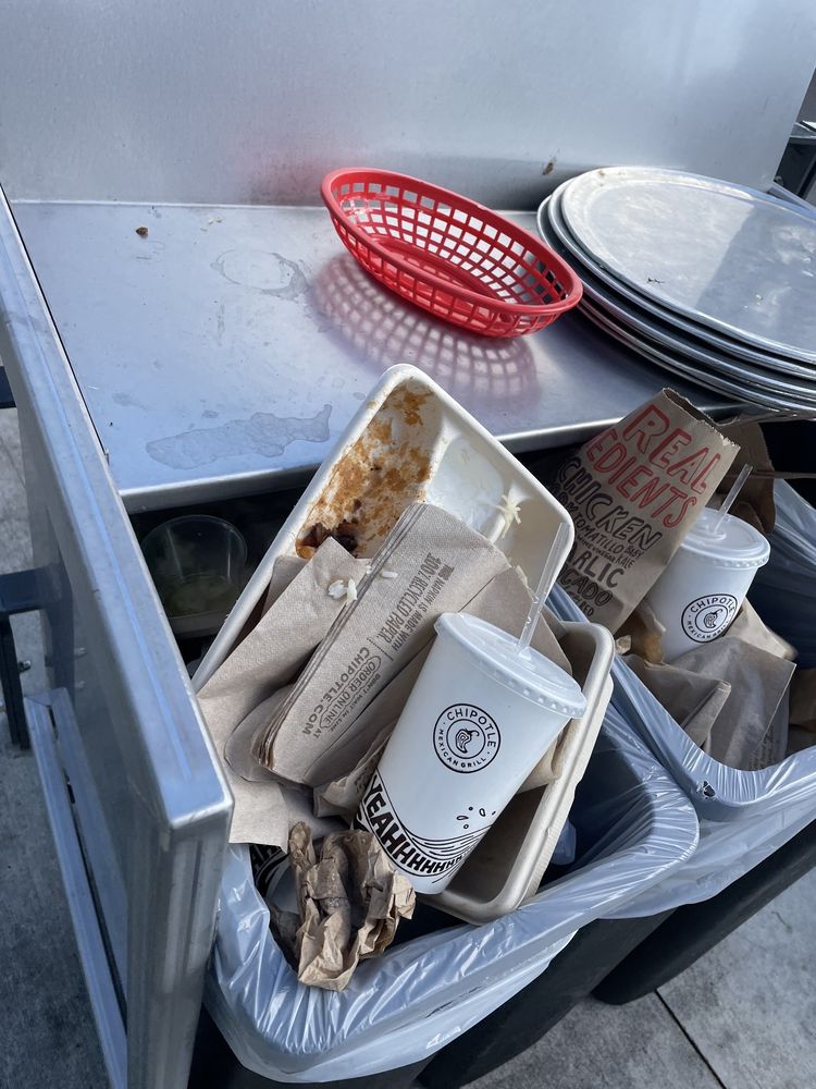 CHIPOTLE MEXICAN GRILL Updated September 2024 17 Photos & 51