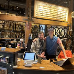 Cycle Portland - Bike Tours, Rentals, Repairs - Awesome bicycle shop with really great service and friendly workers!!  highly recommend!