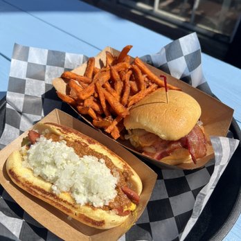 Al's Burger Shack - Burgers Near Me - Chapel Hill, North Carolina