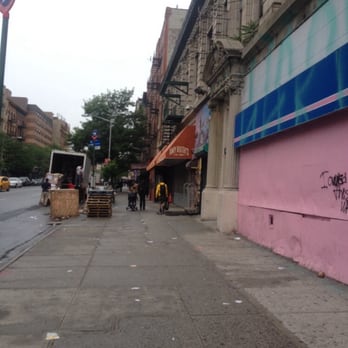 Amy Ruth's - Unassuming front entrance of the restaurant - Southern Near Me - New York, New York