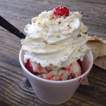 The Ice Cream Machine - Strawberry shortcake sundae - Ice Cream & Frozen Yogurt Near Me - Cumberland, Rhode Island The Ice Cream Machine - Strawberry shortcake sundae - Ice Cream & Frozen Yogurt Near Me - Cumberland, Rhode Island