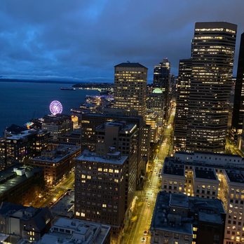 Smith Tower Observatory Bar - Night Time - Cocktail Bars Near Me - Seattle, Washington Smith Tower Observatory Bar - Night Time - Cocktail Bars Near Me - Seattle, Washington