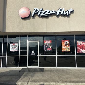 Pizza Hut - Store front - Pizza Near Me - Lumberton, Texas Pizza Hut - Store front - Pizza Near Me - Lumberton, Texas