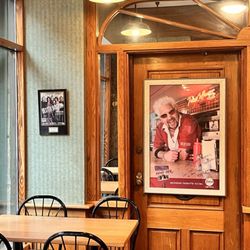 Sam LaGrassa's - Inside