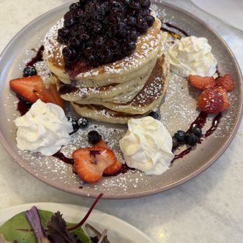 Evviva Breakfast And Lunch - The pancakes are beautiful. They're good. They probably could be a little bit fluffier, but they look great. - Breakfast & Brunch Near Me - Toronto, Ontario
