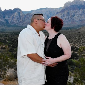 The Roving Reverend - Wedding at Red Rock Canyon Overlook - Officiants Near Me - Las Vegas, Nevada The Roving Reverend - Wedding at Red Rock Canyon Overlook - Officiants Near Me - Las Vegas, Nevada