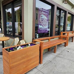 Martha & Brothers Coffee - Outside