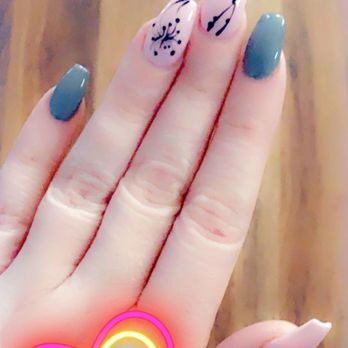 Luxe Mani and Pedi Lounge - Fill with designs  the best - Nail Salons Near Me - Glendora, New Jersey