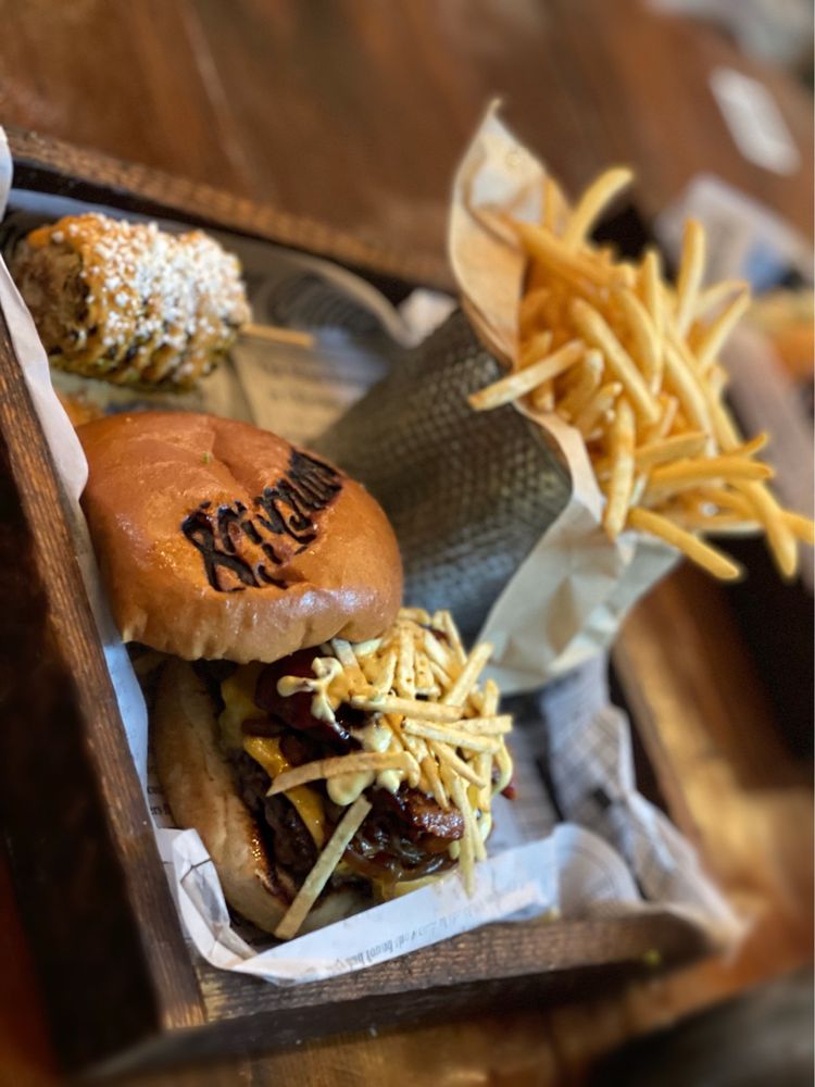 Juanchi's Burgers