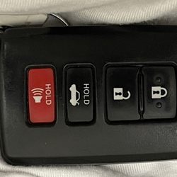 Bee Locksmith - The duplicate remote works exactly like this original car remote