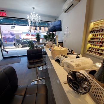 Bisou Nail Spa - Nail Salons Near Me - Brooklyn, New York