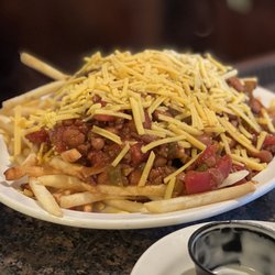 Eddie's Irish Pub - Loaded chili cheese fries