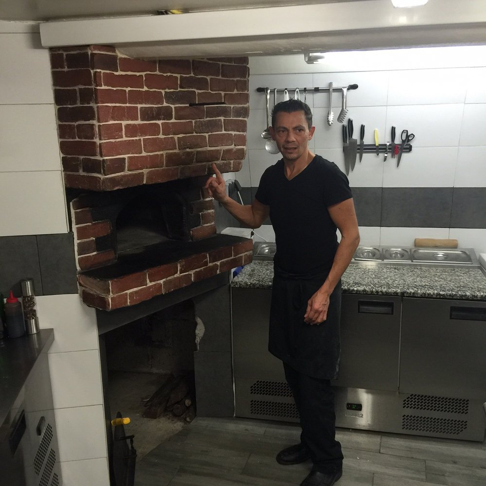 Le Gargantua Grassois - Home built pizza oven by Christophe - Restaurants Near Me - Grasse, 06