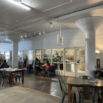 Tiny Pyramid - Cafes Near Me - Honolulu, Hawaii