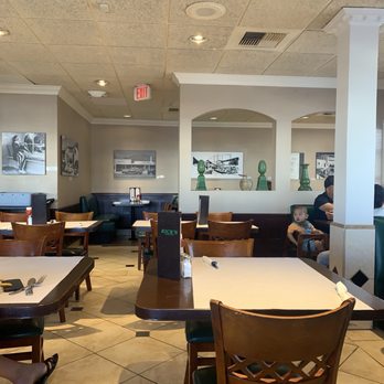 Rick's Restaurant - Main dinning area. - Cuban Near Me - Palm Springs, California