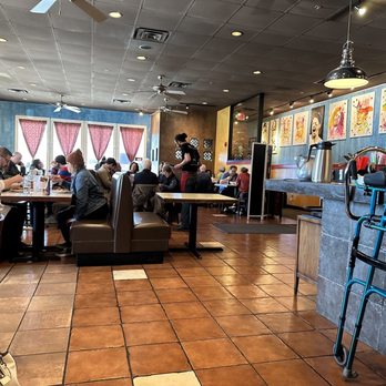 Blue Koi - Leawood - Interior - Chinese Near Me - Leawood, Kansas