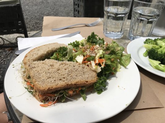 Good Earth Organic Eatery by null