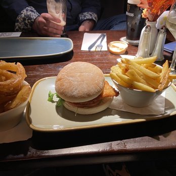 Benedicts Restaurant - Chicken burger with chips and onion rings - American Near Me - Belfast, BFS Benedicts Restaurant - Chicken burger with chips and onion rings - American Near Me - Belfast, BFS