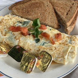 Greek omelette with egg whites and wheat toast