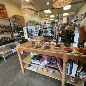 Petitgrain Boulangerie - Bakeries Near Me - Santa Monica, California
