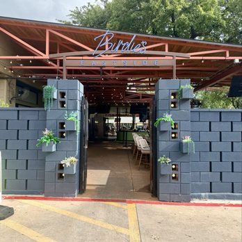 Birdie's Eastside - Side entrance to the patio. - Bars Near Me - Dallas, Texas Birdie's Eastside - Side entrance to the patio. - Bars Near Me - Dallas, Texas