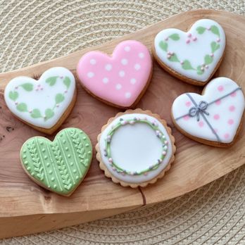 Oioi Sweets - Decorated sugar cookies! - Macarons Near Me Oioi Sweets - Decorated sugar cookies! - Macarons Near Me