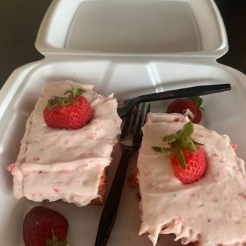 Salt Lickers - two pieces of cake and strawberries - Cajun/Creole Near Me - Grand Saline, Texas