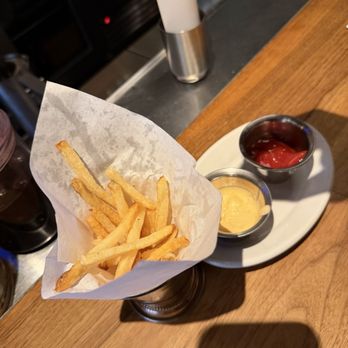The Honor Bar - French Fries - Burgers Near Me - Beverly Hills, California The Honor Bar - French Fries - Burgers Near Me - Beverly Hills, California