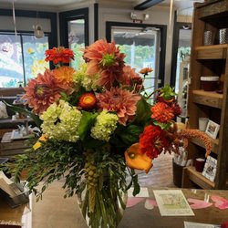 Fleur De Lis Floral Design & Gifts