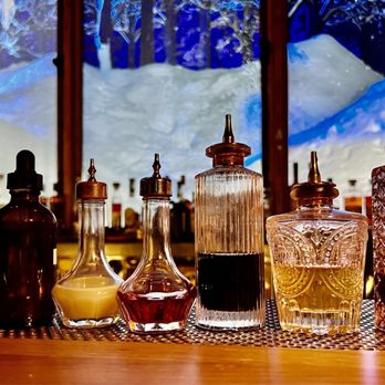 Ski Lodge - Cocktail Bars Near Me - Las Vegas, Nevada