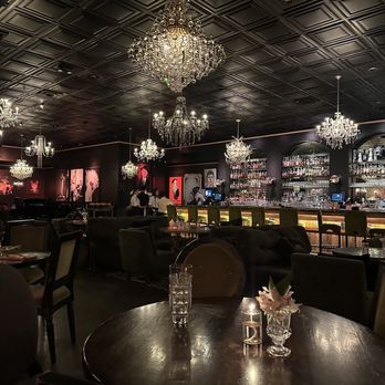 CW's Gin Joint - Cocktail Bars Near Me - Tampa, Florida