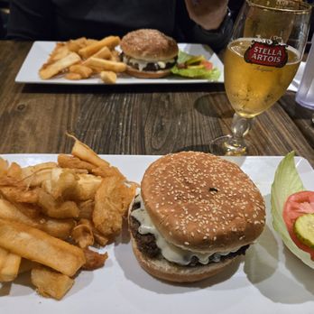Bahia Restaurant - Burger deluxe - Salvadoran Near Me - Brooklyn, New York Bahia Restaurant - Burger deluxe - Salvadoran Near Me - Brooklyn, New York
