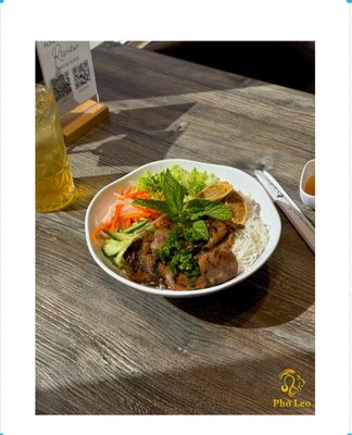 Pho Leo & Grill by null