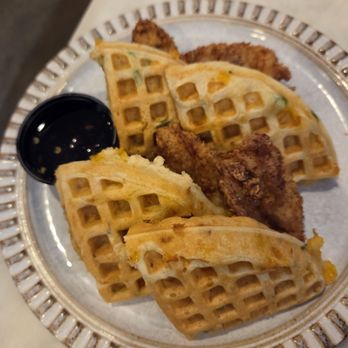 The Union House - Chicken n waffles - American Near Me - Burlington, New Jersey The Union House - Chicken n waffles - American Near Me - Burlington, New Jersey