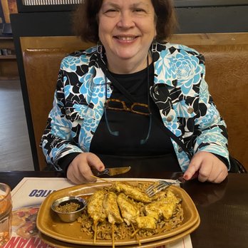 Foster's Hollywood - Friend with chicken dish - American Near Me - Santa Pola, A
