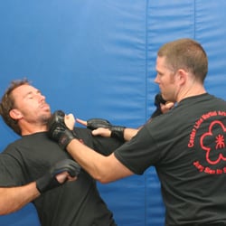 Centerline Combat Arts - Wing Chun: Sifu McKinnon sparring with a student