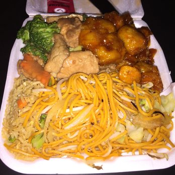 Pots n' Woks - They really hook it up.. Orange Chicken/beefBroc/friedrice/chowmei - Chinese Near Me - Whittier, California