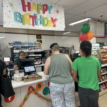 7-Eleven - Convenience Stores Near Me - Honolulu, Hawaii 7-Eleven - Convenience Stores Near Me - Honolulu, Hawaii